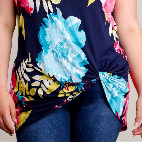 Plus Size Knot Tank Floral - Picture 2 of 4